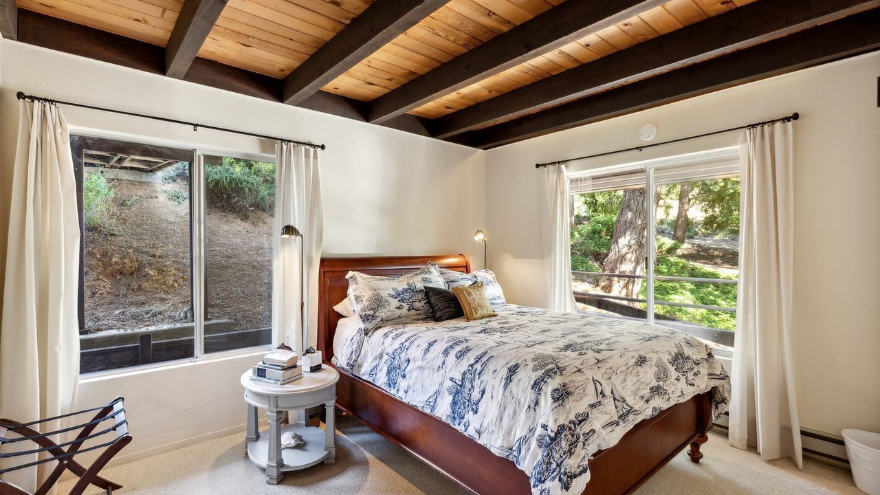 Photo of Bedroom in Kelseyville