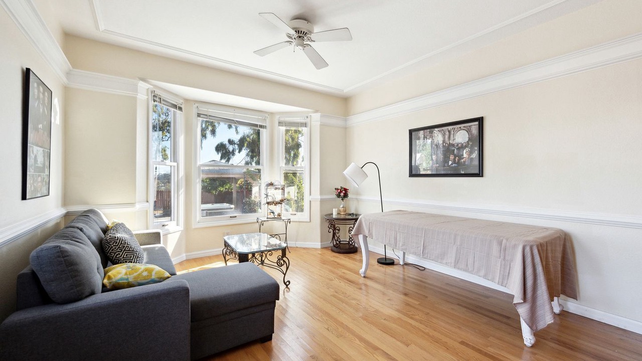 Photo of Livingroom in Townsite