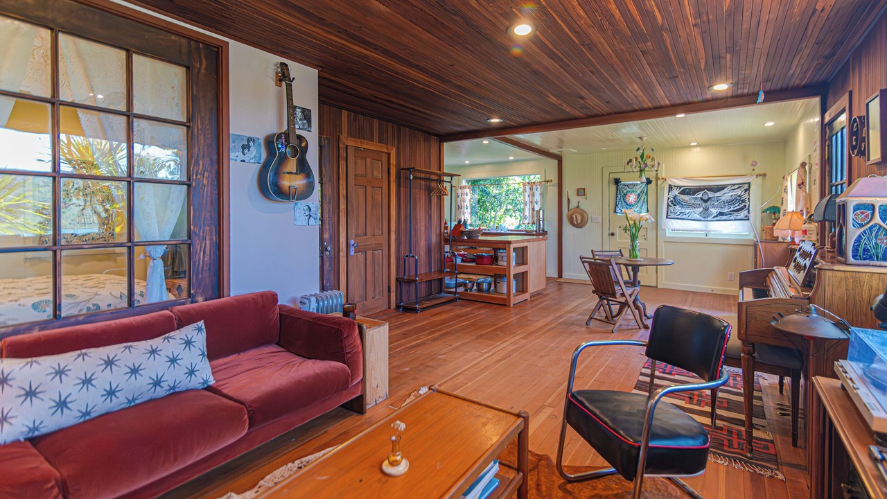 Photo of Livingroom in Jenner