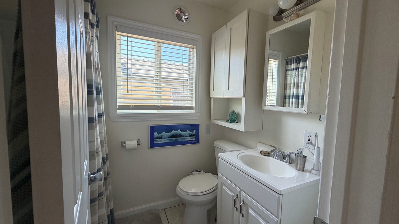 Photo of Bathroom in Sunland-Tujunga