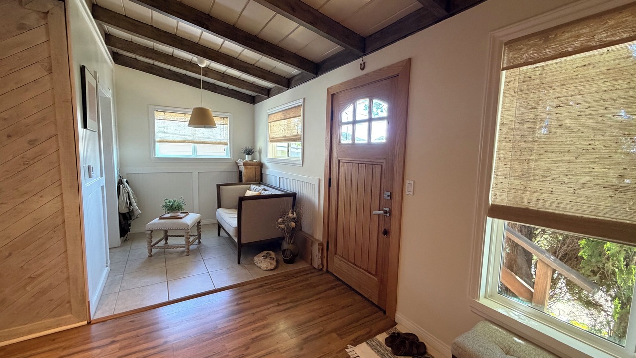 Photo of Livingroom in Sunland-Tujunga