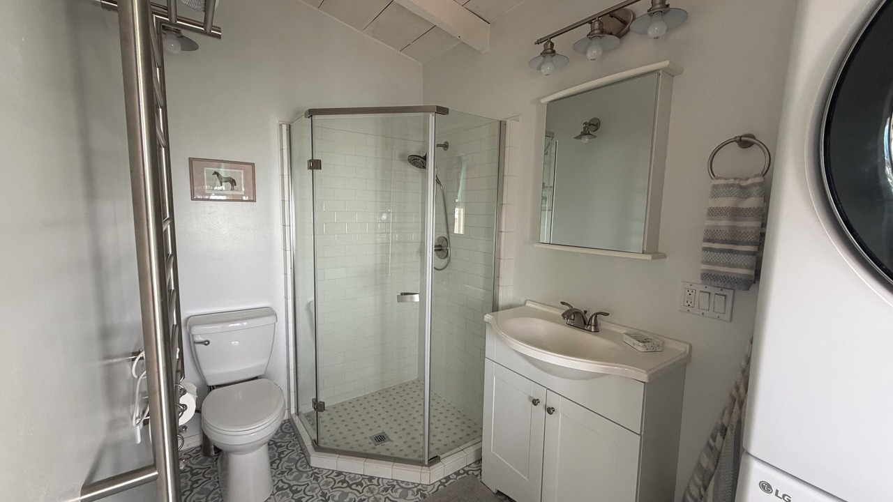 Photo of Bathroom in Sunland-Tujunga