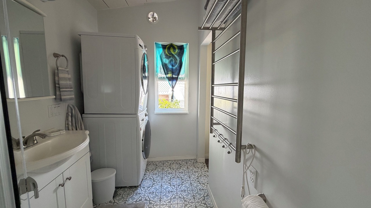 Photo of Bathroom in Sunland-Tujunga
