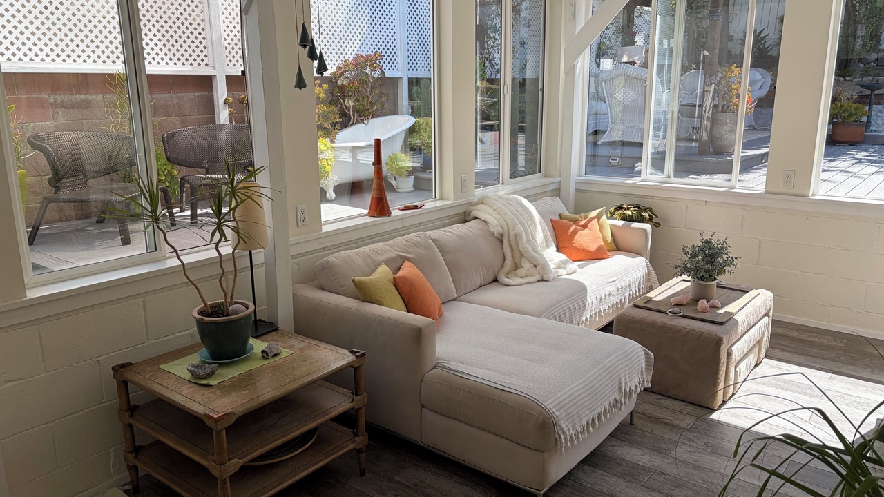 Photo of Livingroom in Sunland-Tujunga