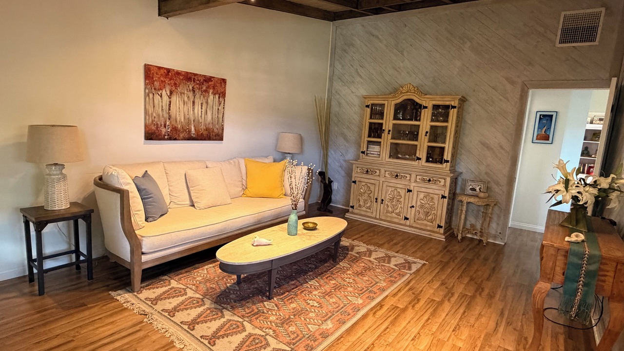 Photo of Livingroom in Sunland-Tujunga
