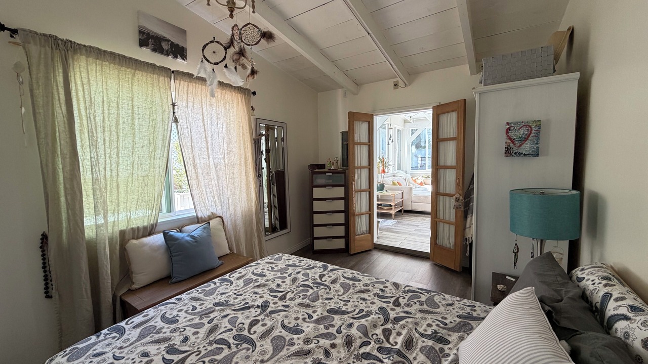 Photo of Bedroom in Sunland-Tujunga