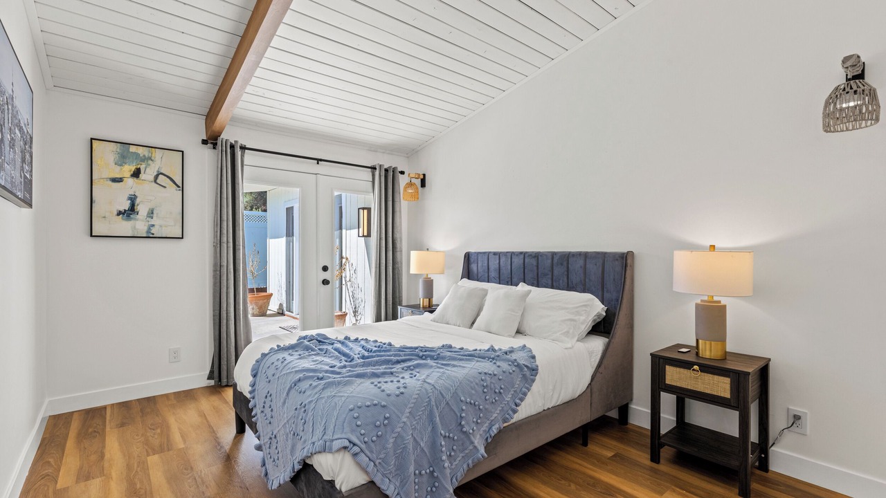 Photo of Bedroom in Woodland Hills