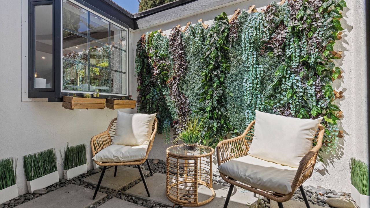 Photo of Patio Balcony in Woodland Hills