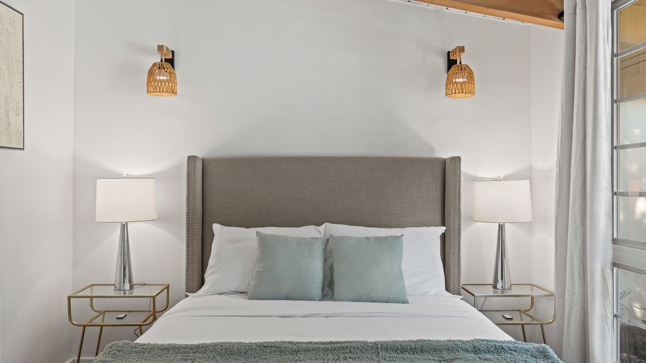 Photo of Bedroom in Woodland Hills
