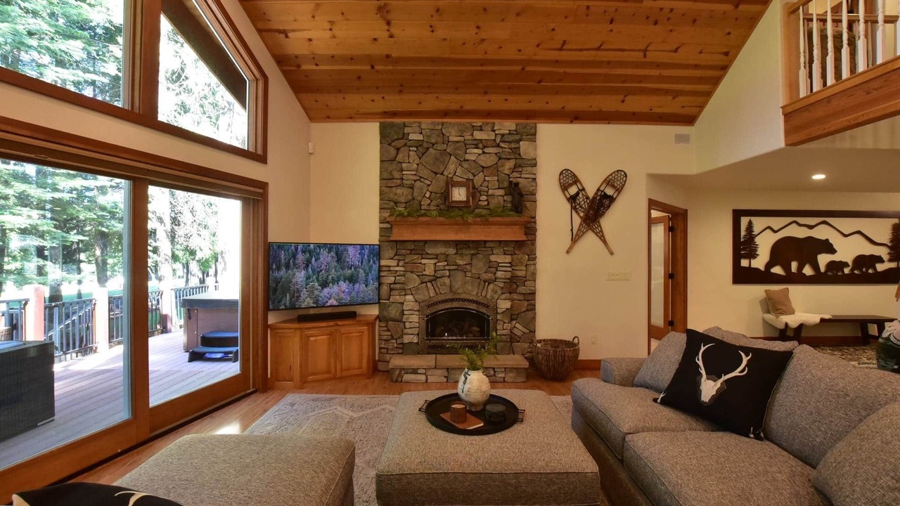 Photo of Bedroom in Lake Almanor West