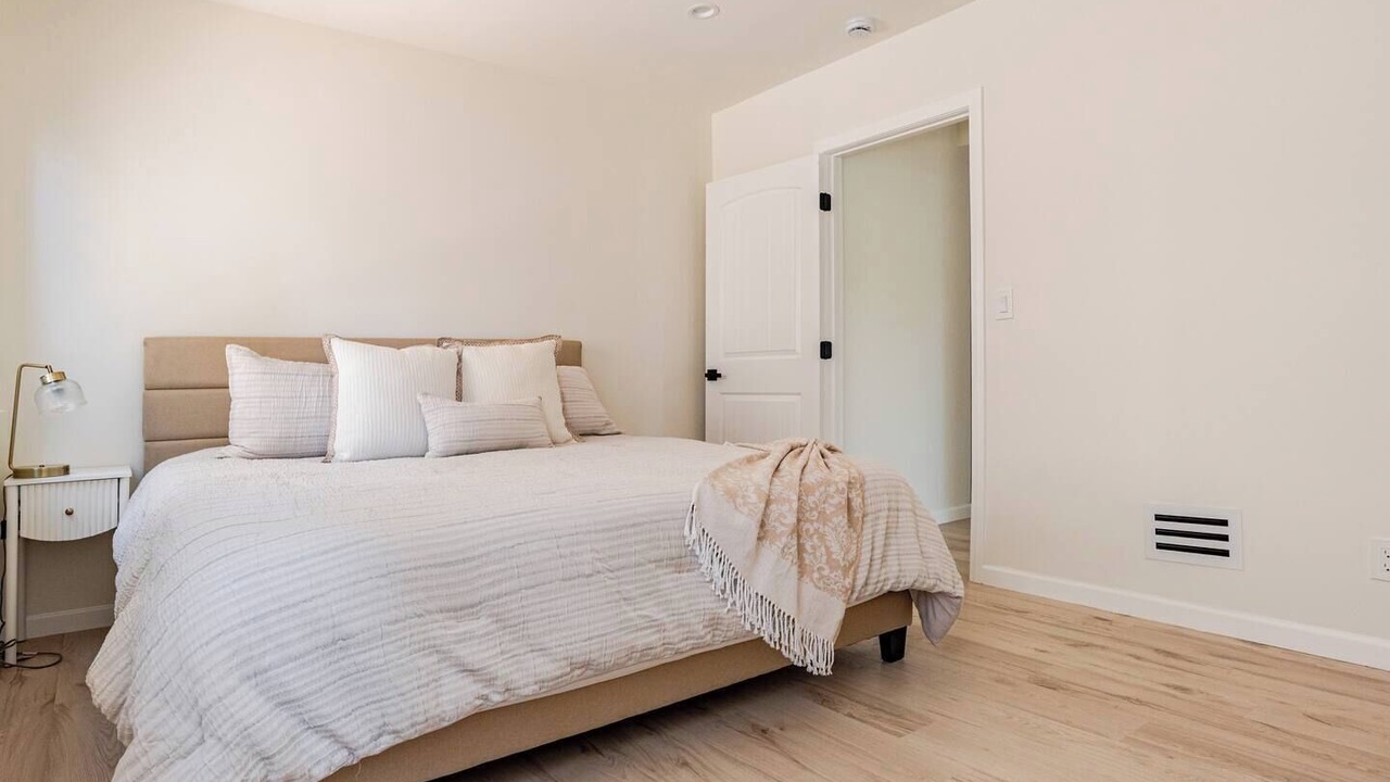 Photo of Bedroom in Downtown