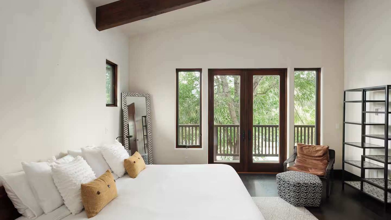 Photo of Bedroom in Lake Hodges