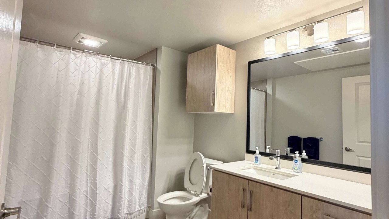 Photo of Bathroom in Midway District