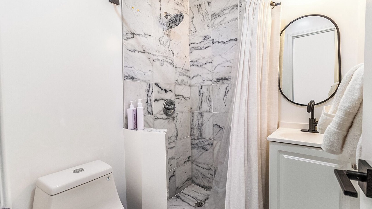Photo of Bathroom in Racquet Club West