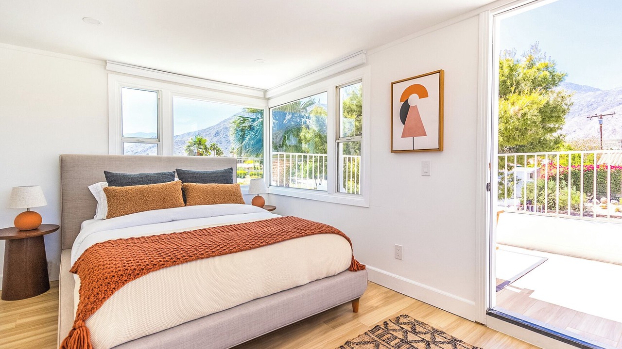 Photo of Bedroom in Racquet Club West