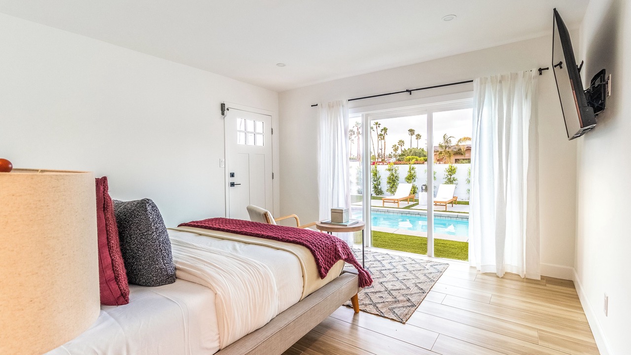 Photo of Bedroom in Racquet Club West
