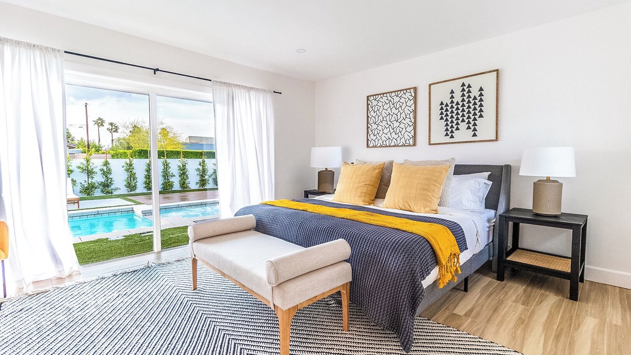 Photo of Bedroom in Racquet Club West