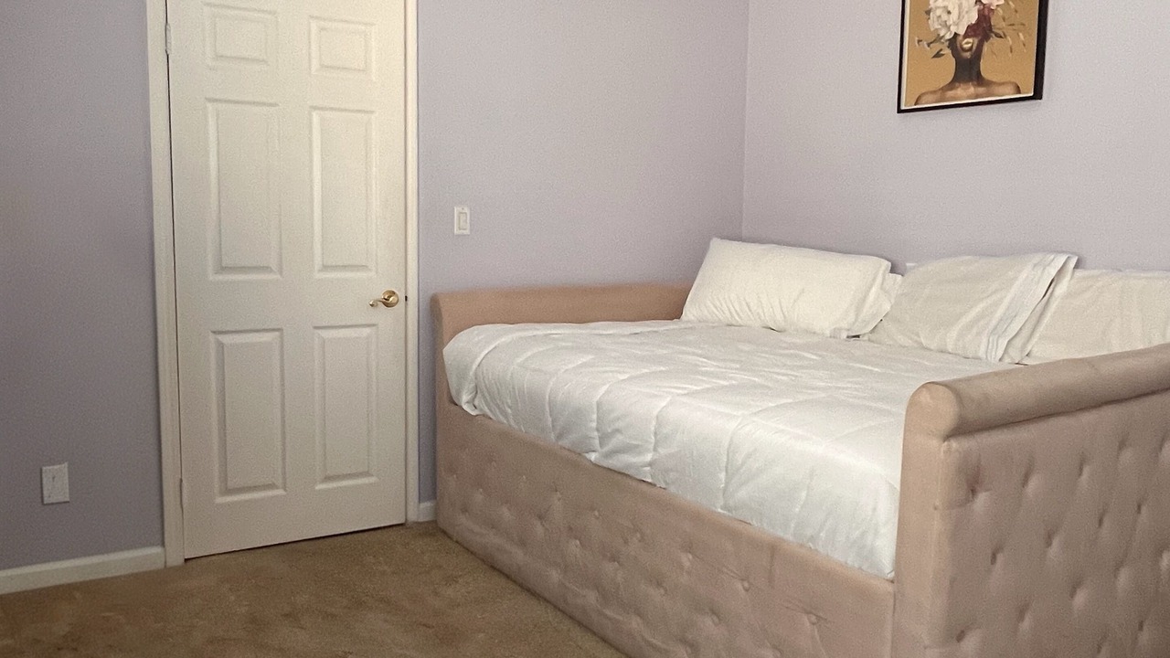 Photo of Bedroom in Reseda