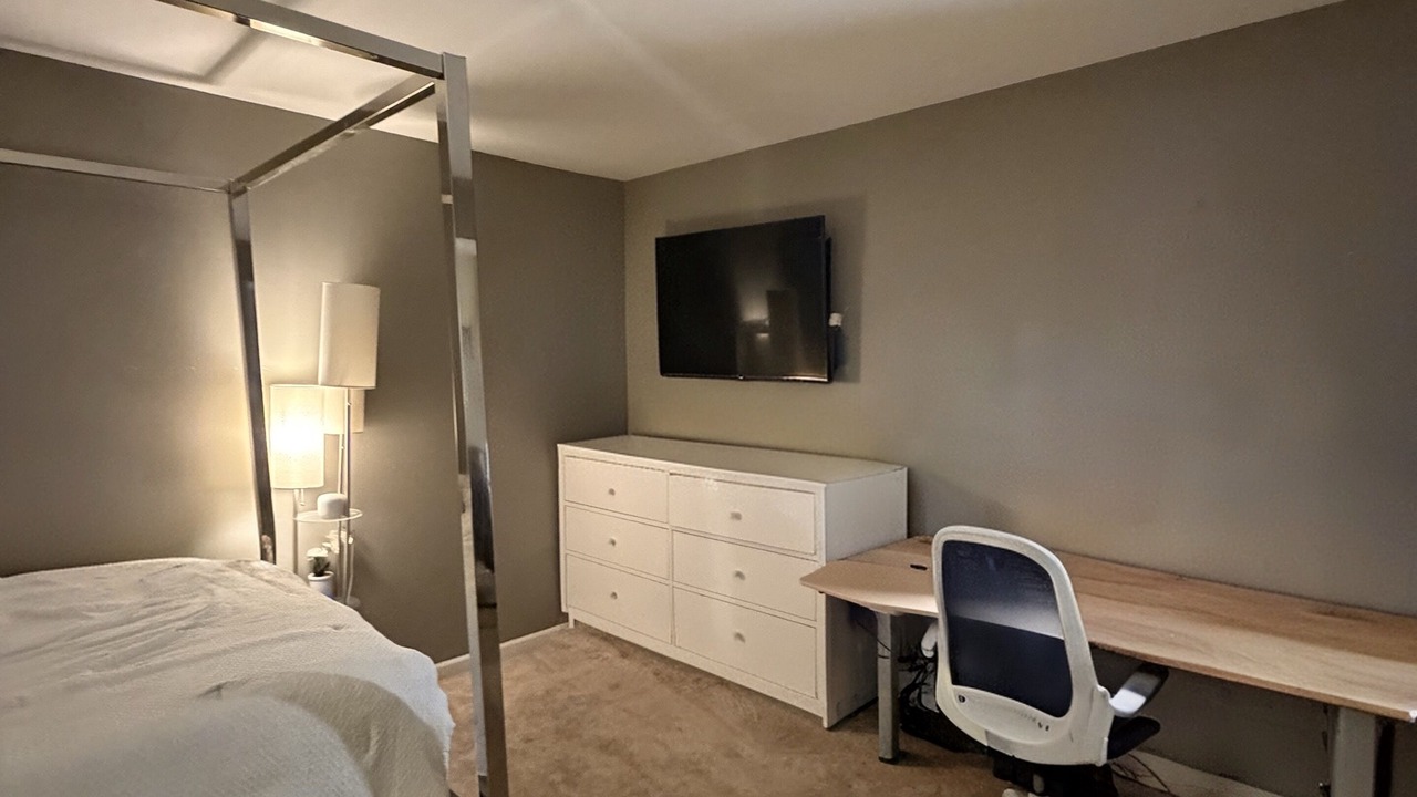 Photo of Bedroom in Reseda
