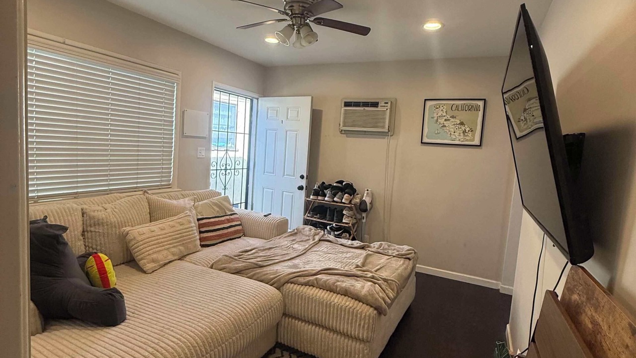 Photo of Livingroom in Del Rey