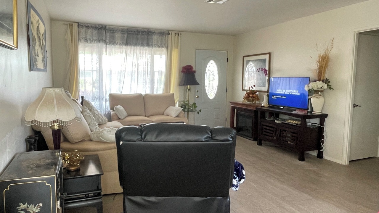 Photo of Livingroom in Rancho Bernardo