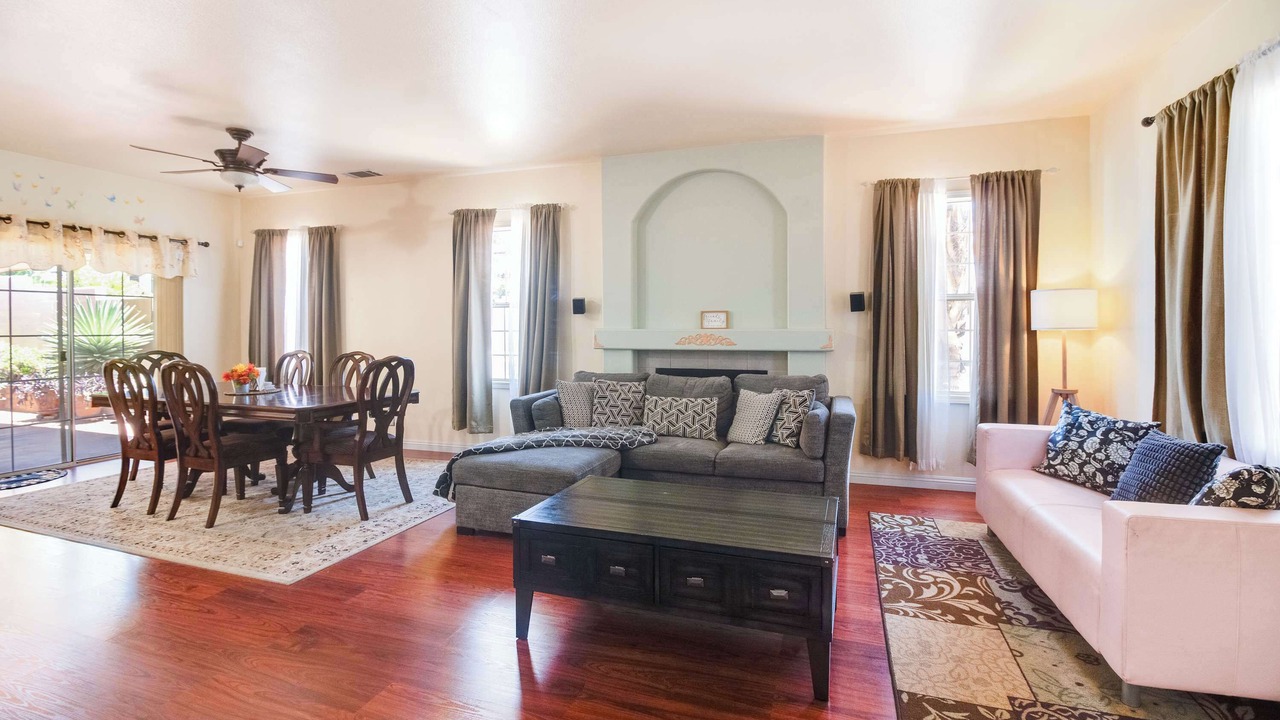Photo of Livingroom in Lake Elsinore