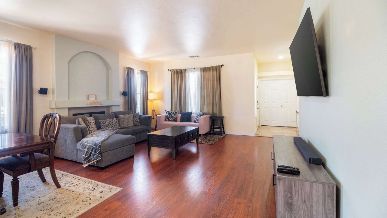 Photo of Livingroom in Lake Elsinore
