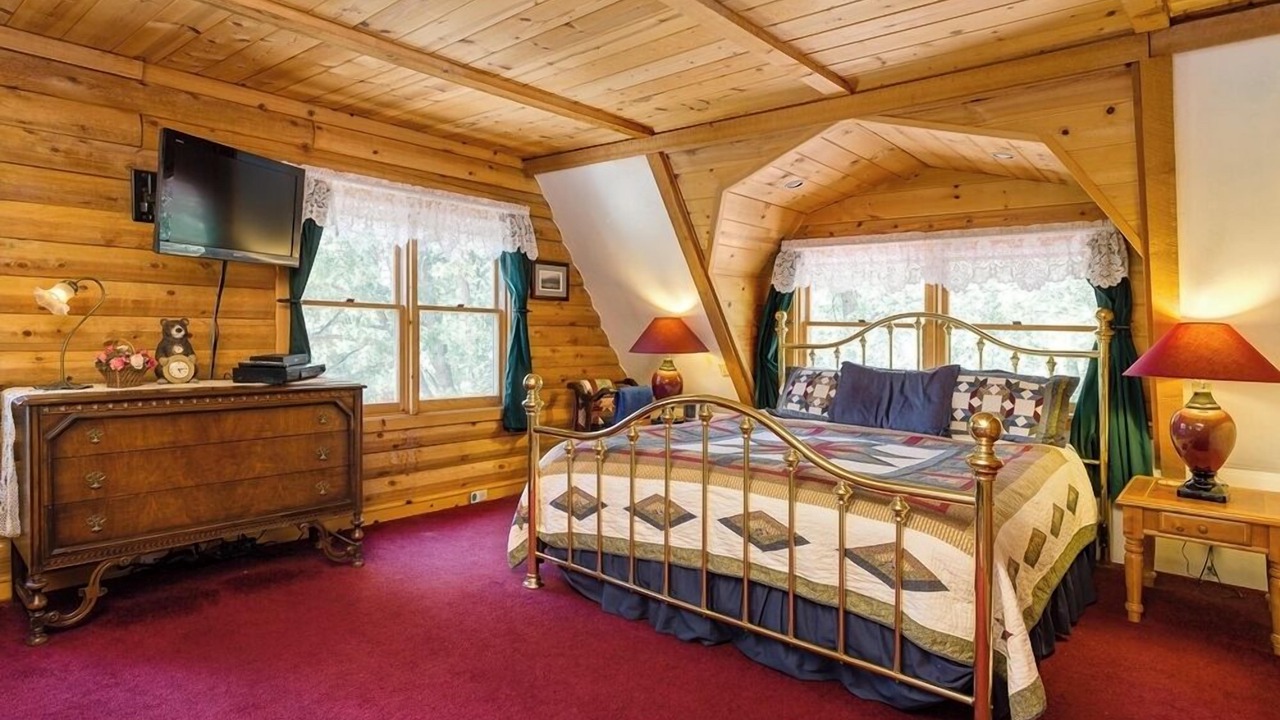 Photo of Bedroom in Fern Valley