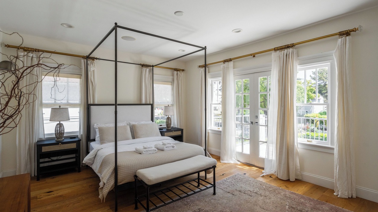 Photo of Bedroom in Mid City