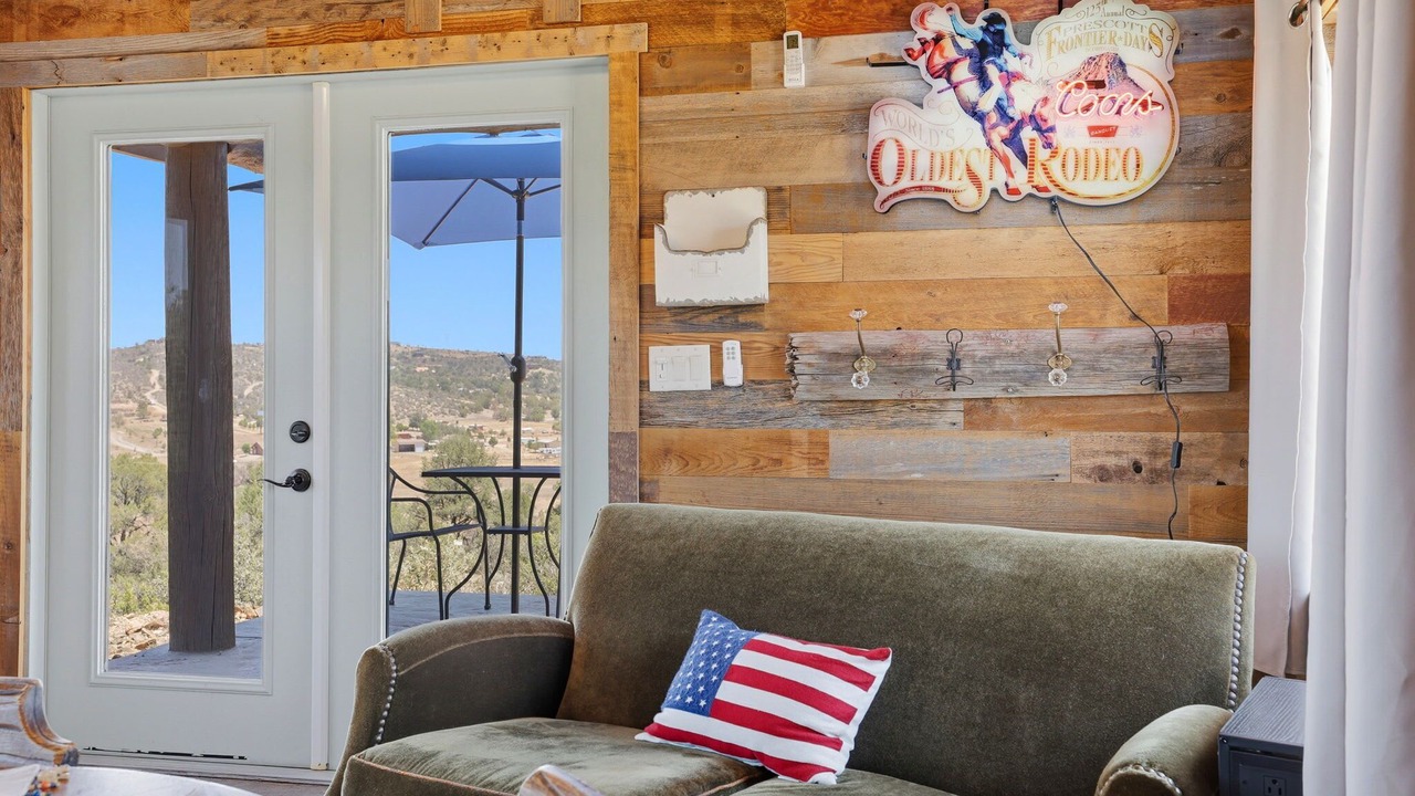 Photo of Livingroom in Iron Springs