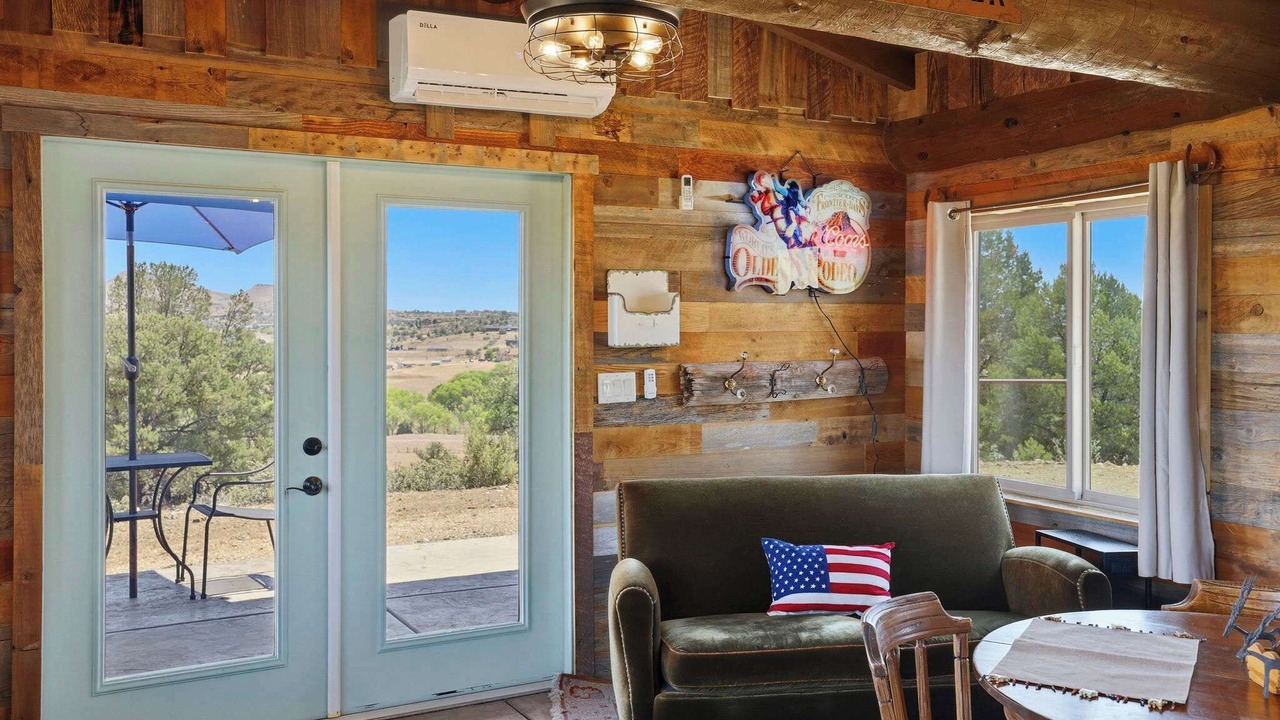 Photo of Livingroom in Iron Springs