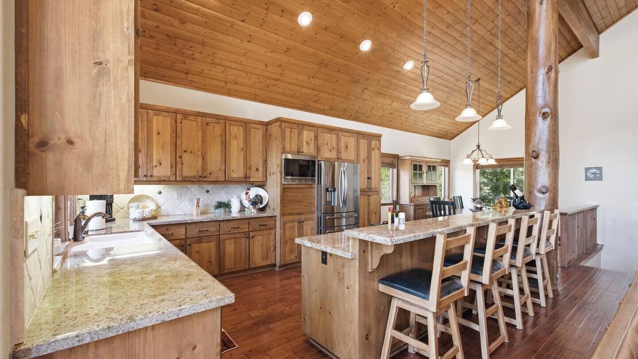 Photo of Kitchen in Shaver Lake