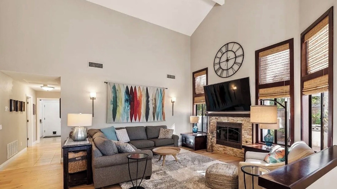 Photo of Livingroom in Poway