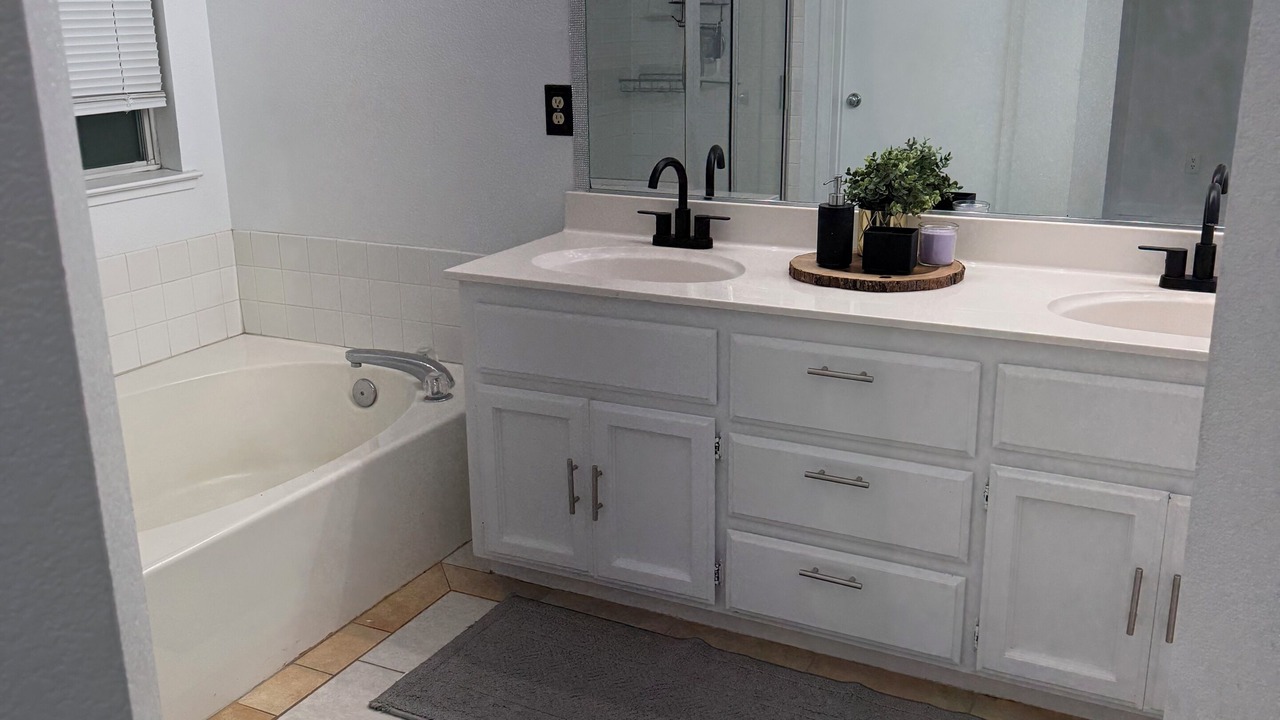Photo of Bathroom in Southwestern Sacramento