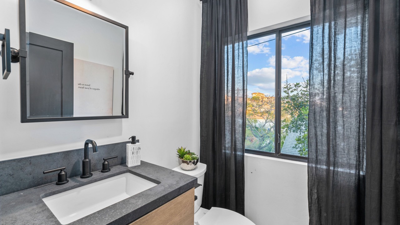 Photo of Bathroom in Mission Hills