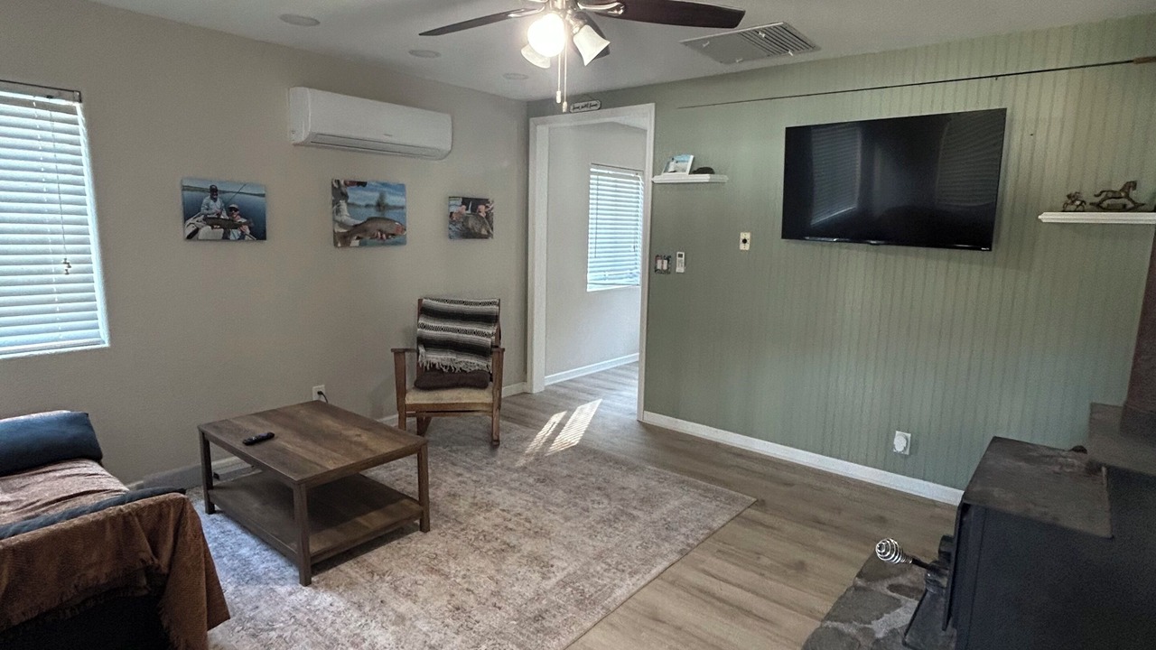 Photo of Livingroom in Junction City