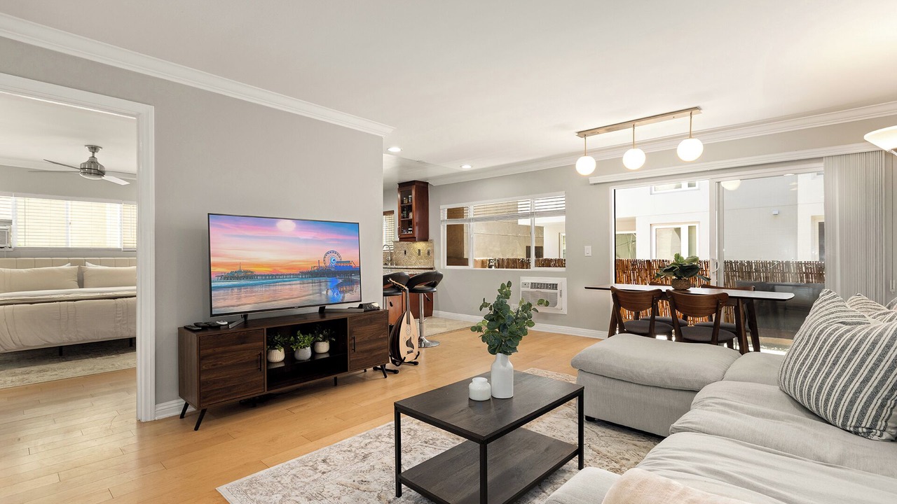 Photo of Livingroom in Sawtelle