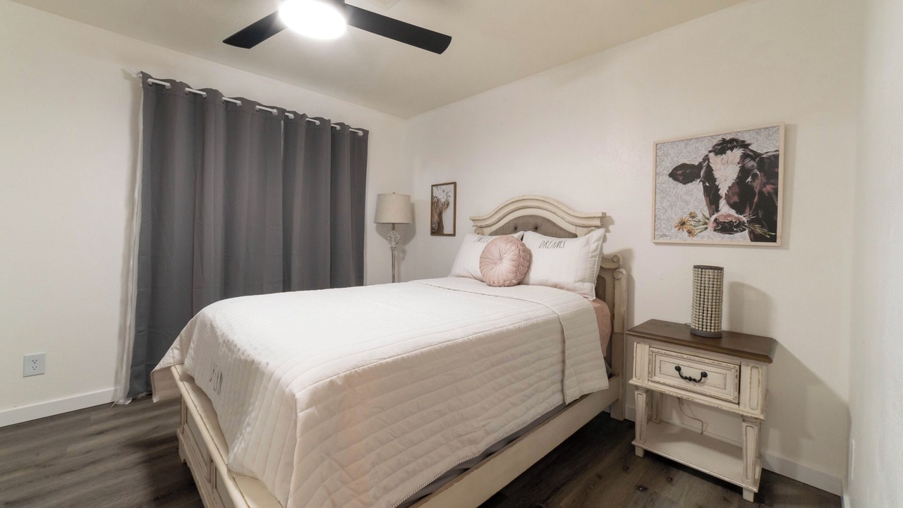 Photo of Bedroom in Holiday Shores