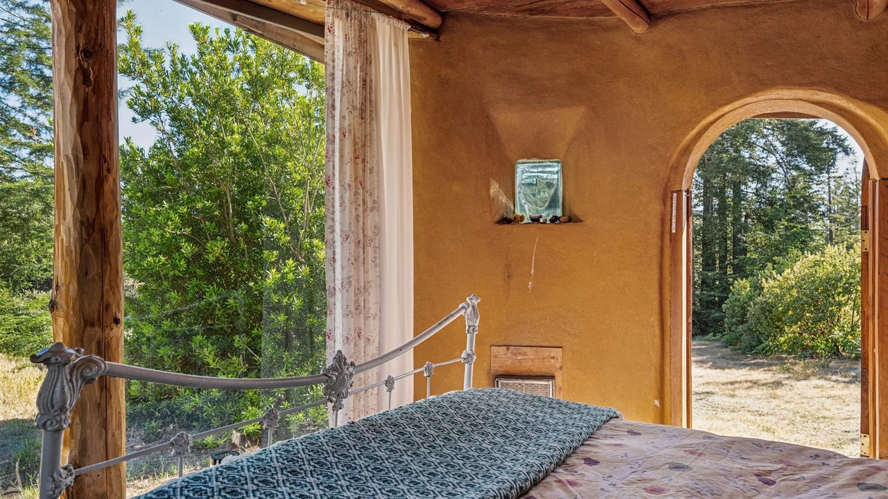 Photo of Bedroom in Gualala