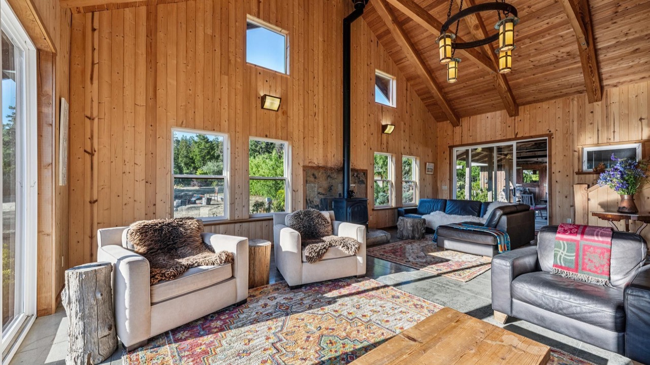 Photo of Livingroom in Gualala