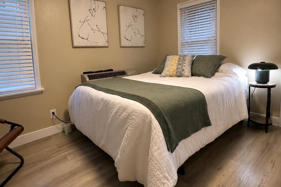 Photo of Bedroom in Inglewood