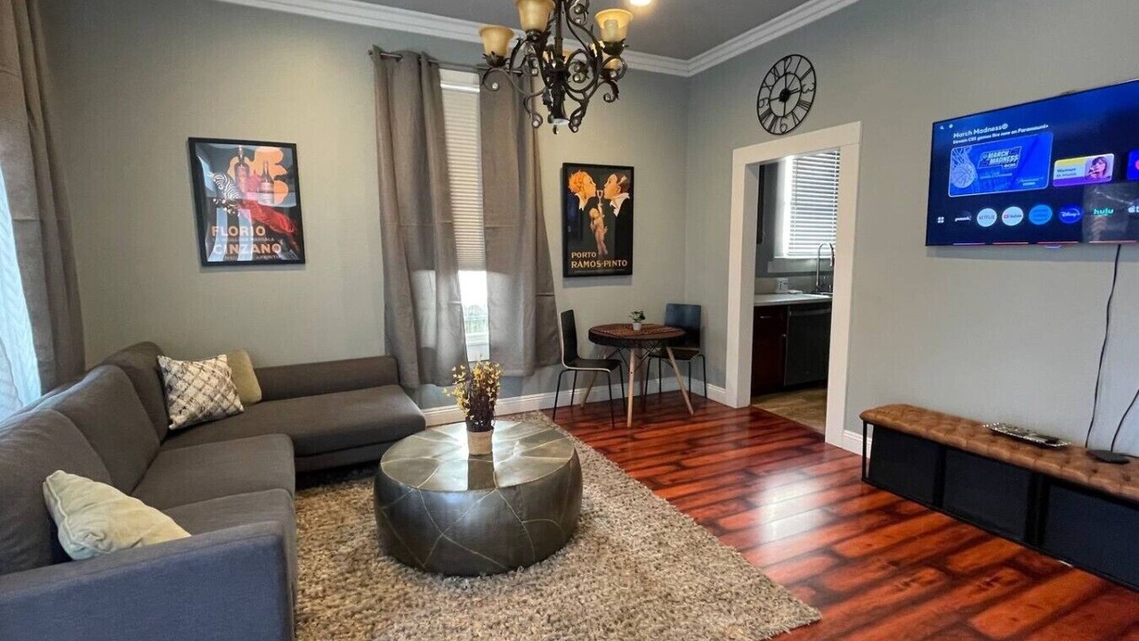 Photo of Livingroom in Downtown Sacramento