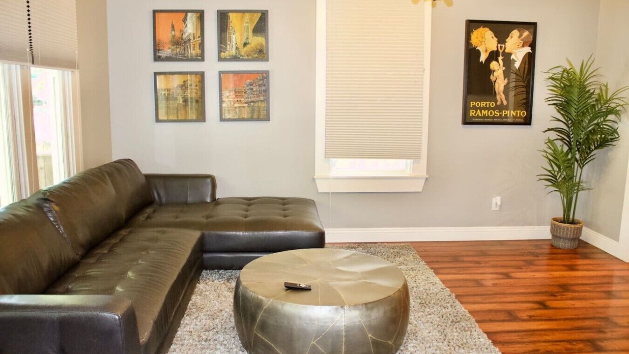Photo of Livingroom in Downtown Sacramento