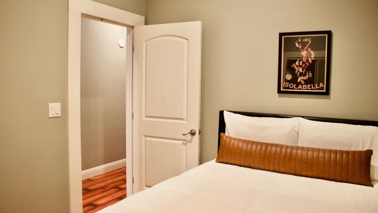 Photo of Bedroom in Downtown Sacramento