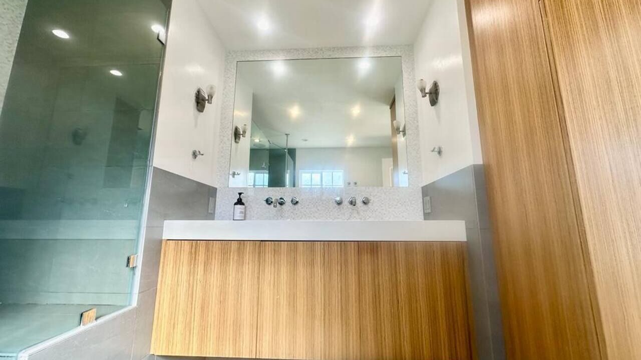 Photo of Bathroom in Woodland Hills