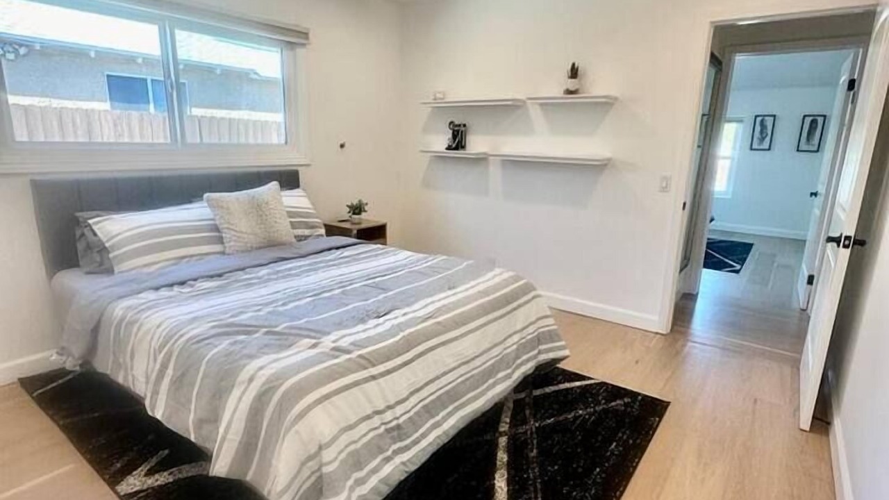 Photo of Bedroom in Woodland Hills