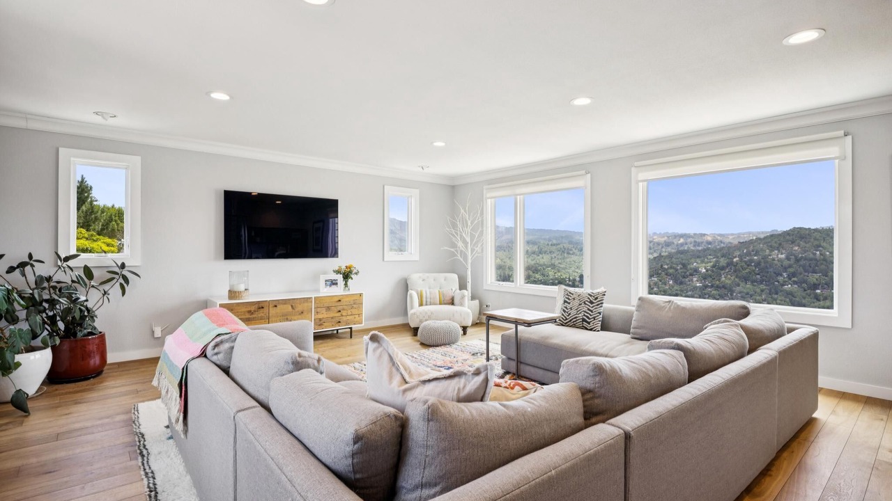 Photo of Livingroom in Fairfax