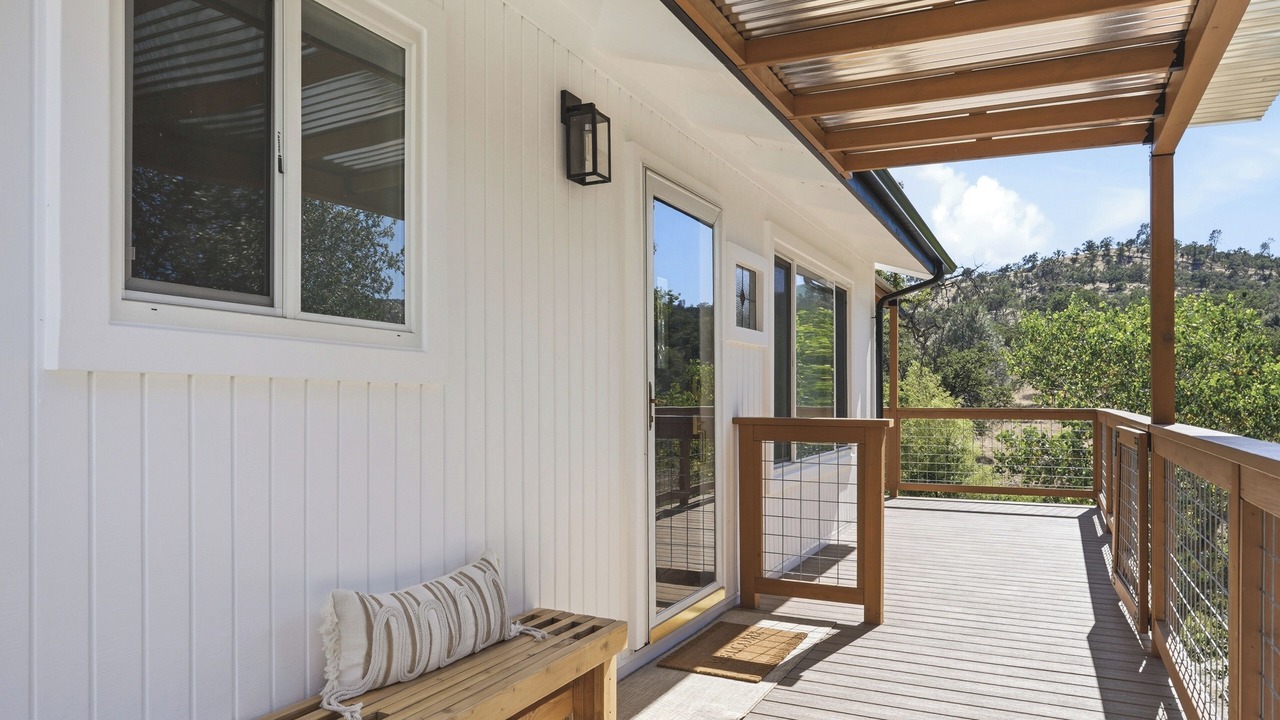 Photo of Patio Balcony in Yosemite Lakes
