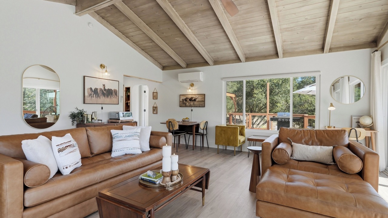 Photo of Livingroom in Yosemite Lakes