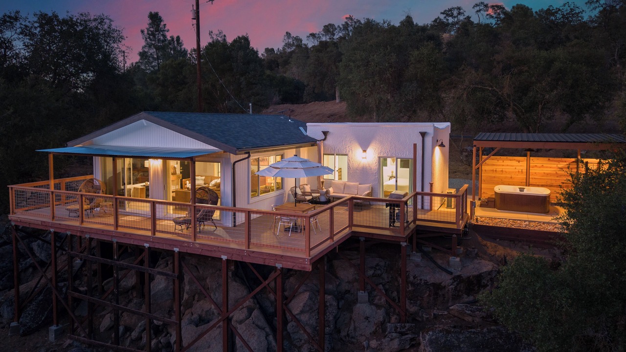 Photo of Patio Balcony in Yosemite Lakes